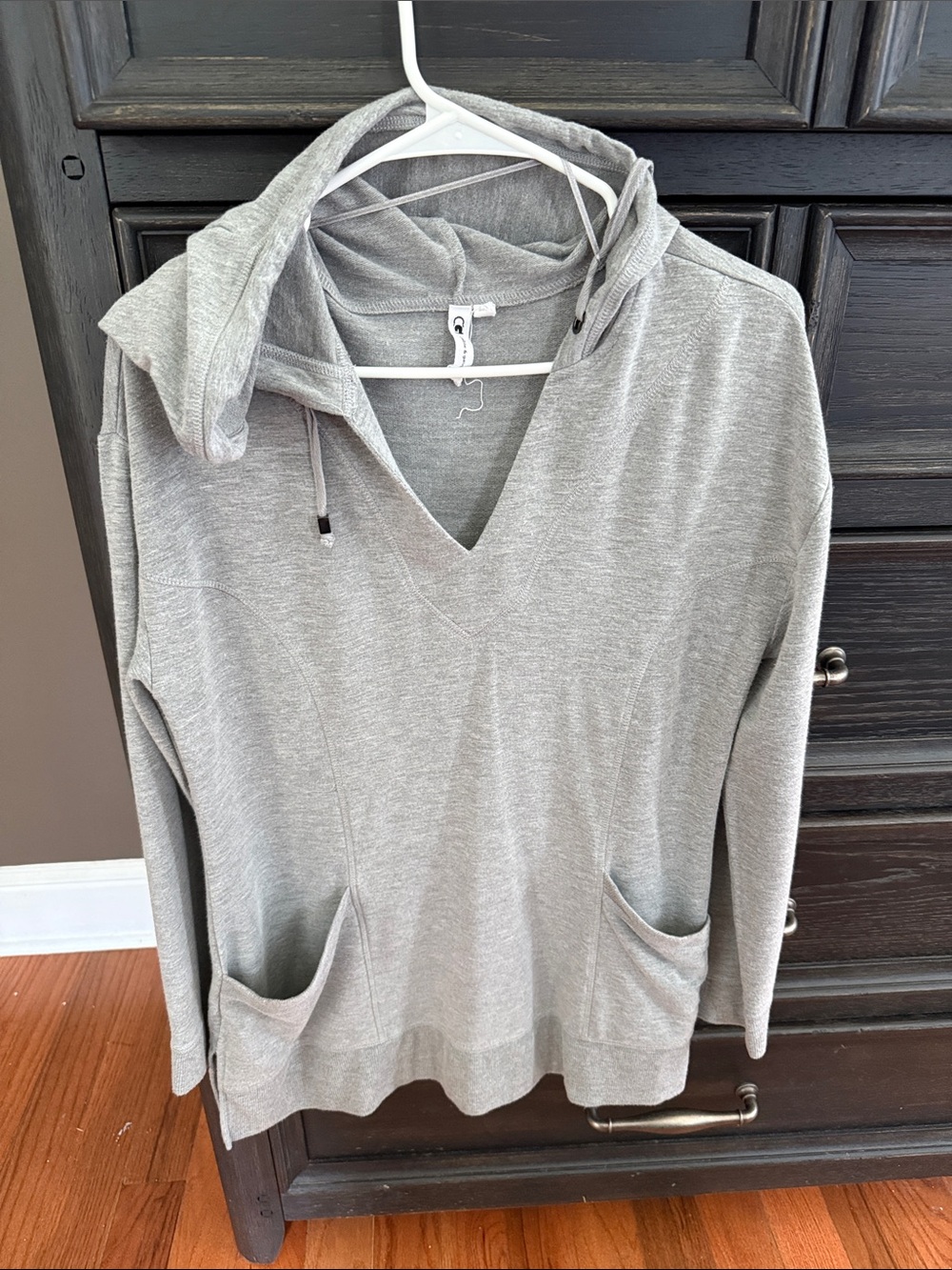 Cable & Gauge Light Gray V-Neck Hooded Pullover